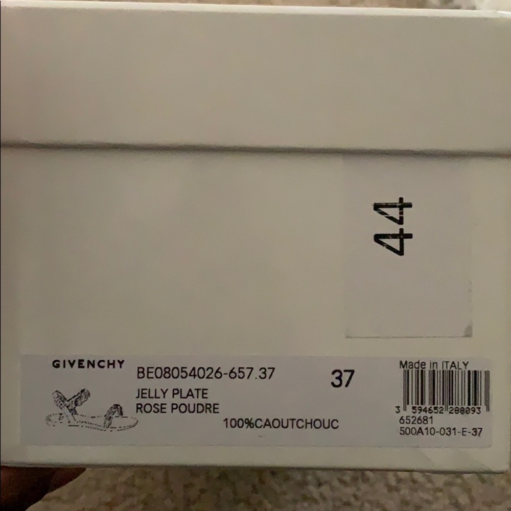 Givenchy - Picture 2 of 2